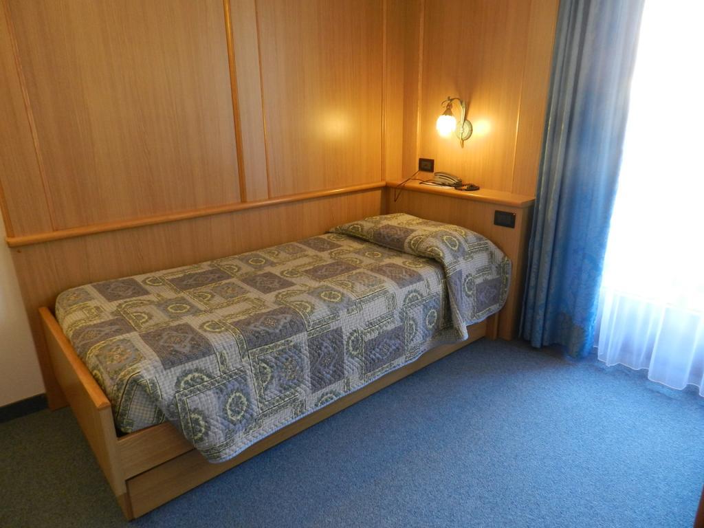 Hotel Stella Alpina Moena Værelse billede